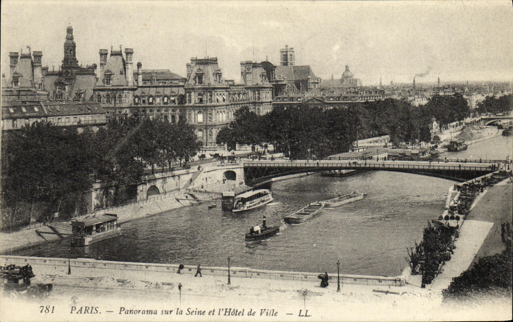 CPA Paris Panorama sur la Seine et l Hotel de Ville