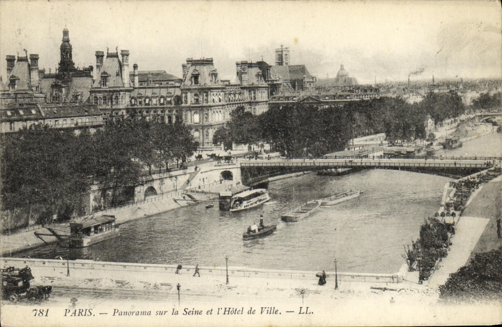CPA Paris Panorama sur la Seine et l Hotel de Ville