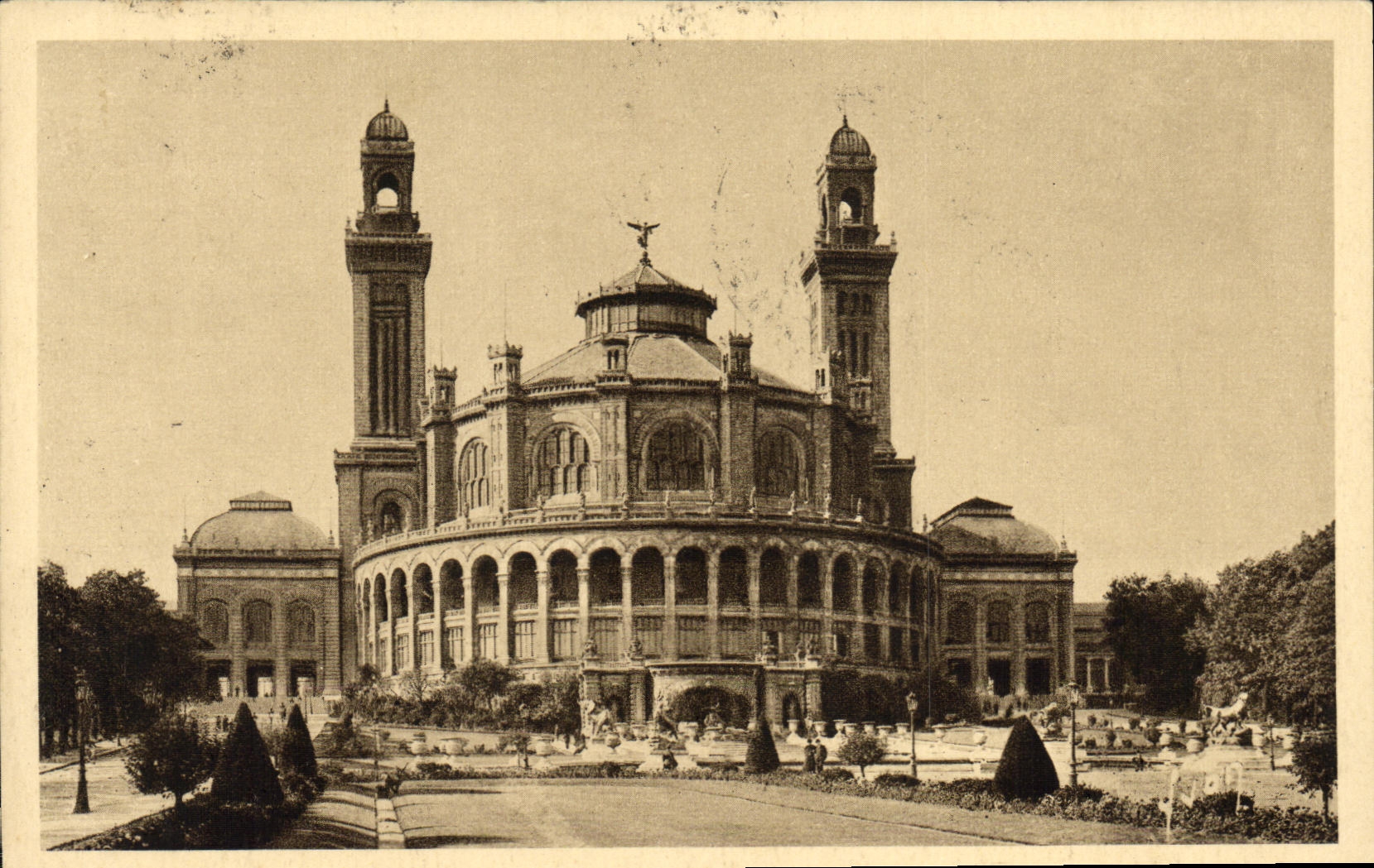 CPA Paris En Flanant Le Palais du Trocadero