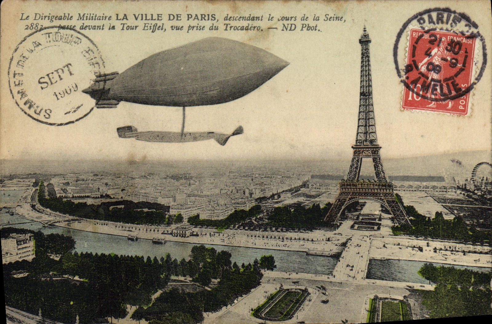 CPA Le Dirigeable Militaire La Ville de Paris descendant le cours de la Seine Pase devant la Tour Eiffel Zeppelin