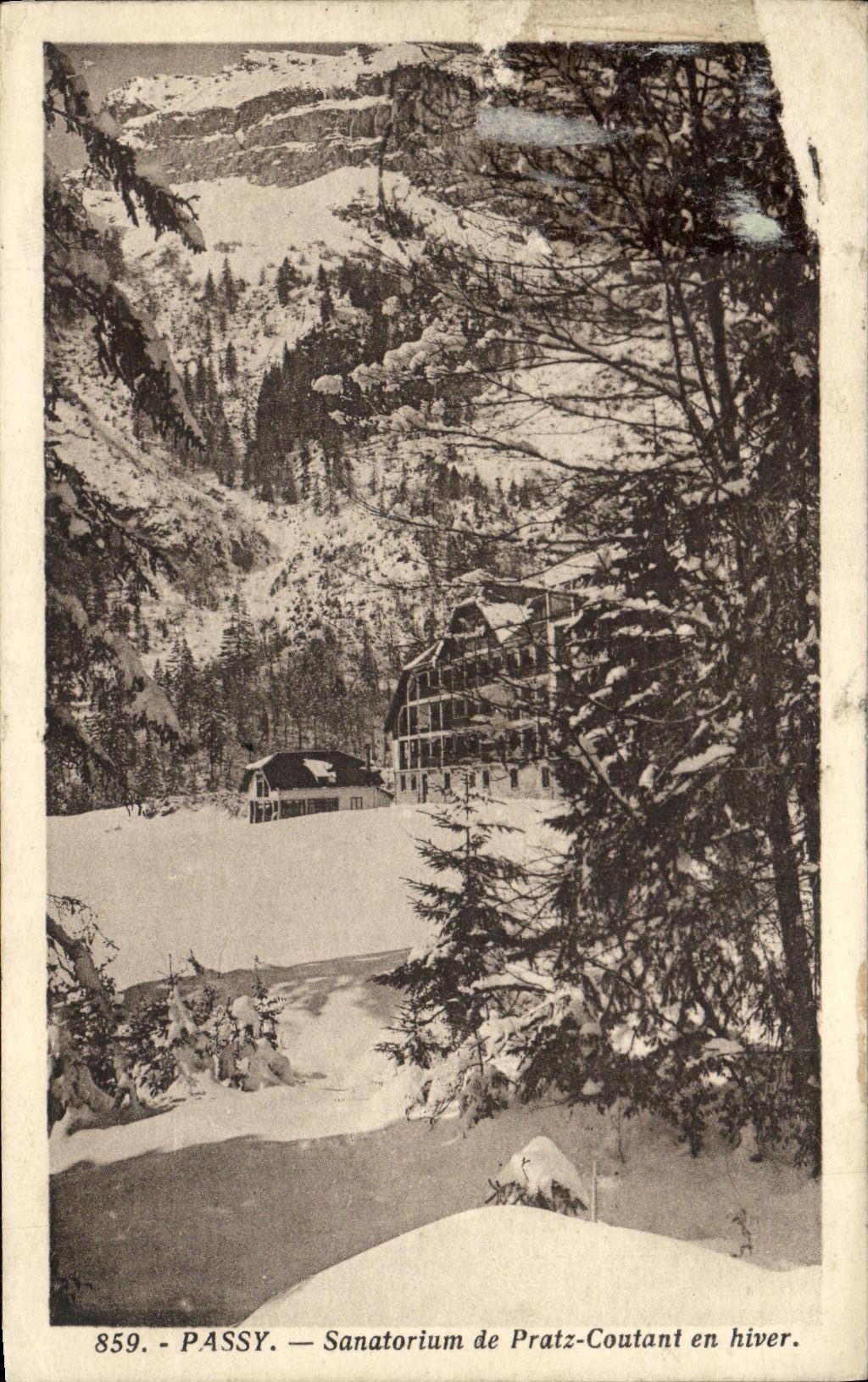 VINTAGE POSTCARD Passy Sanatorium of Pratz Costing in winter
