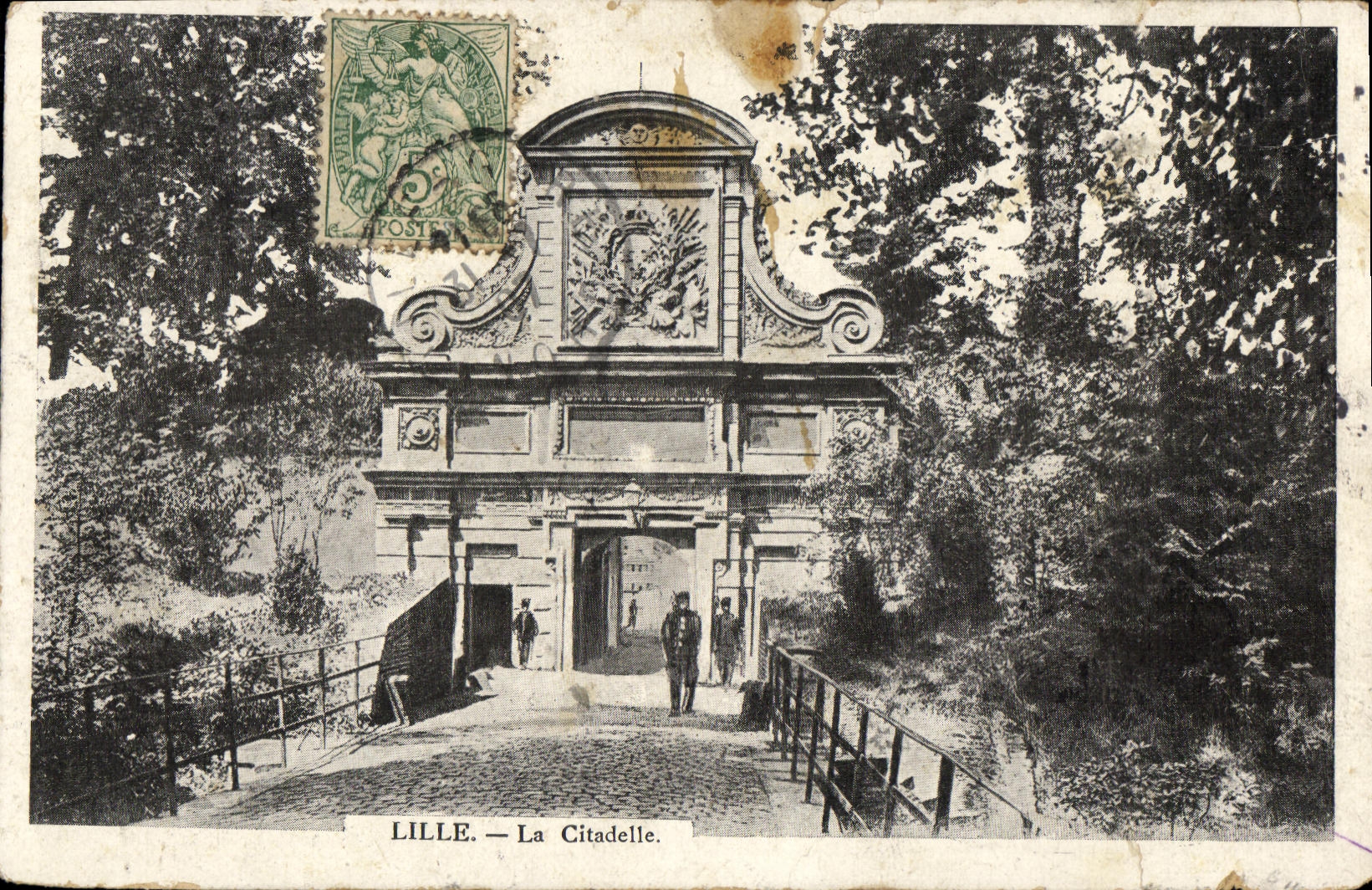 VINTAGE POSTCARD Lille the Citadel