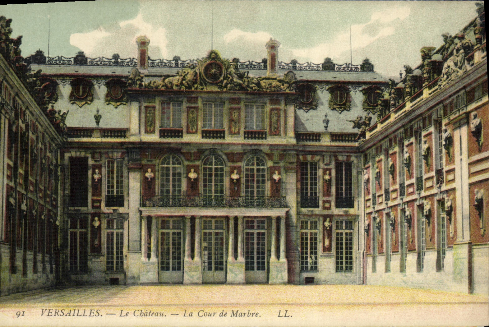 CPA Versailles Le Chateau La Cour de Marbe