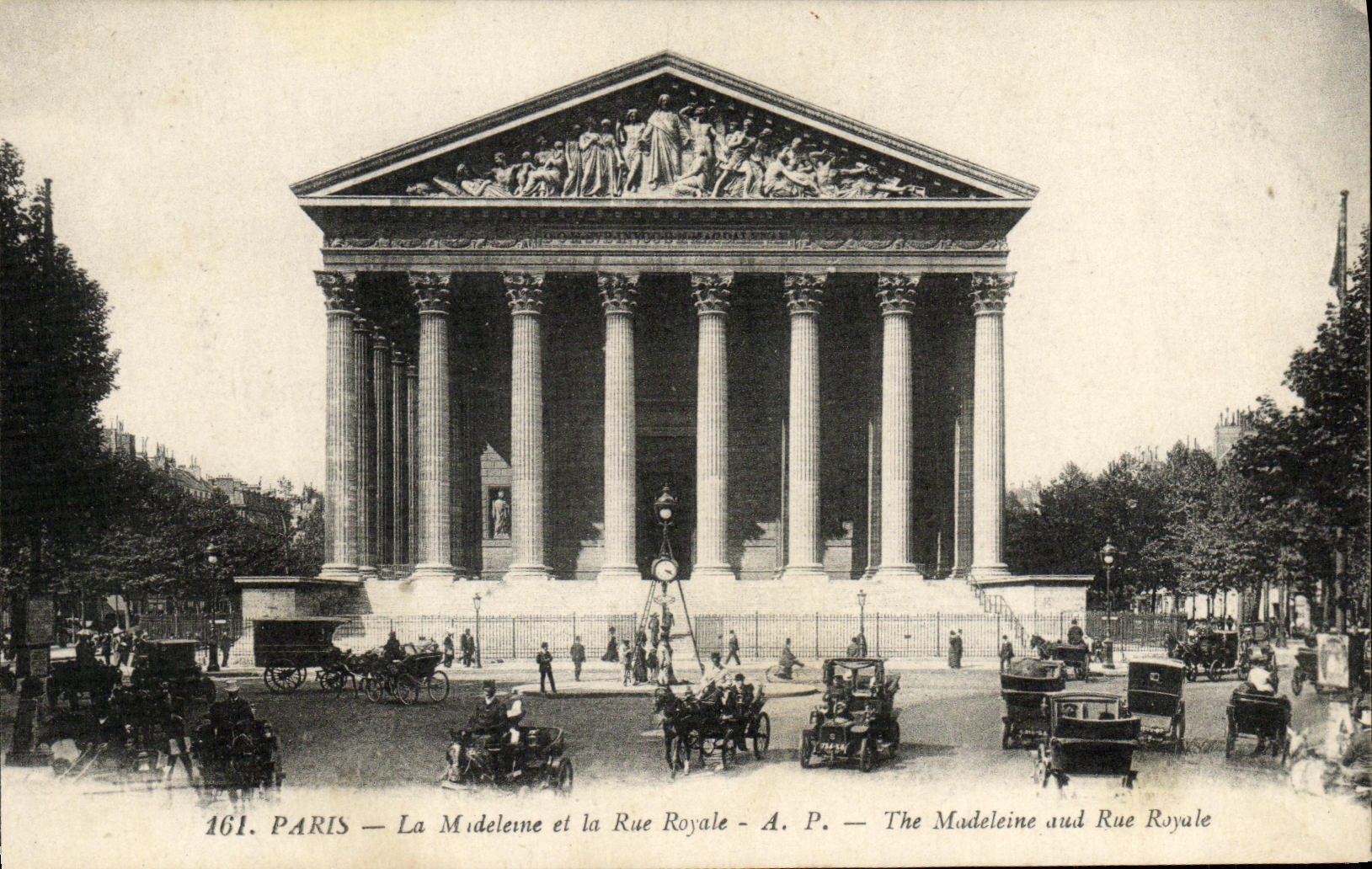 CPA Paris La Madeleine et la Rue Royale