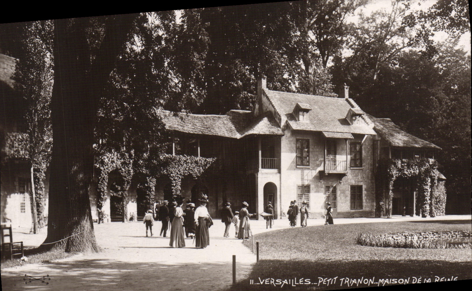 CPA Versailles Petit Trianon Maison de la Reine