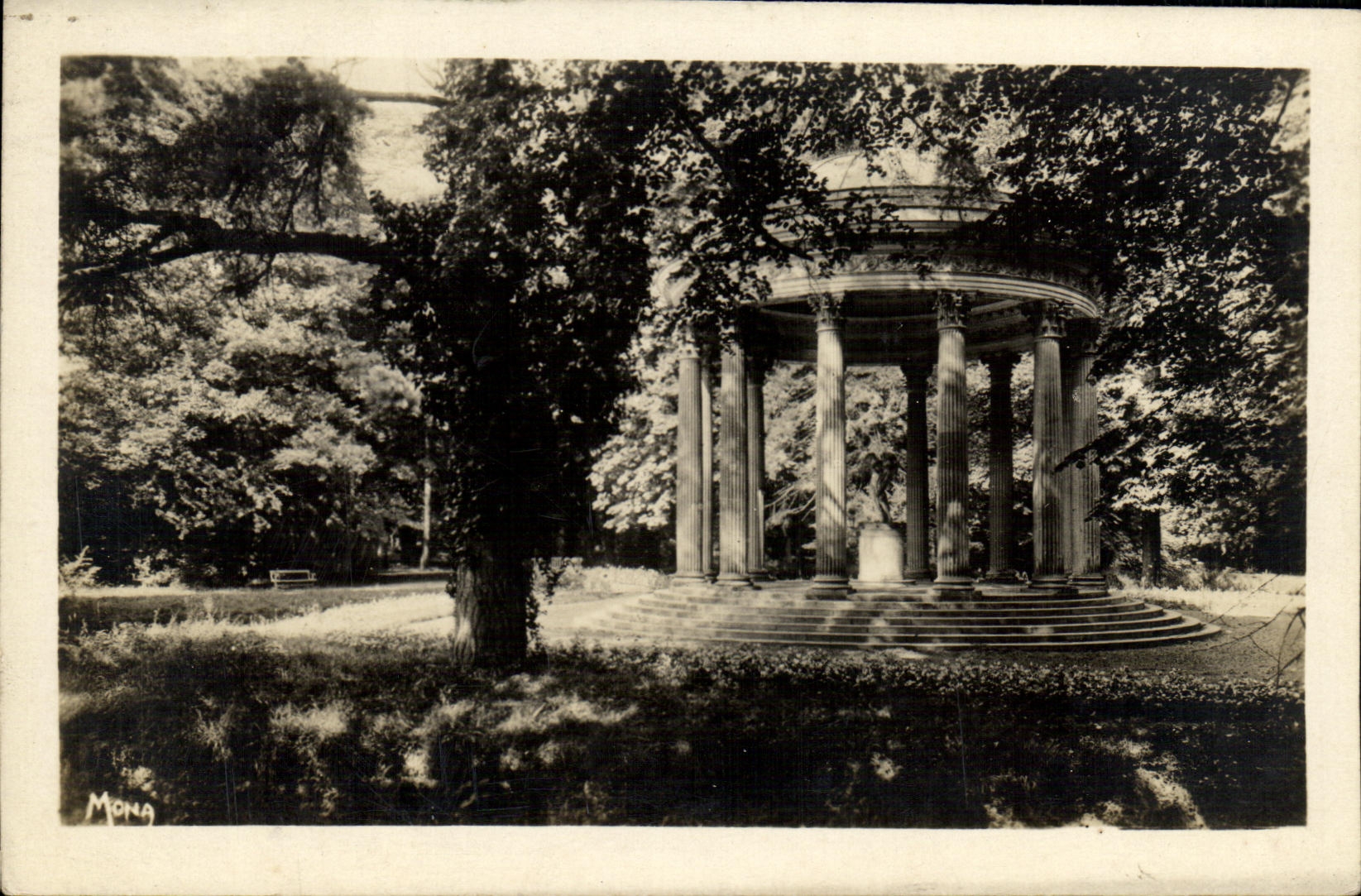 VINTAGE POSTCARD Small Tables of Versailles the Temple of L Love
