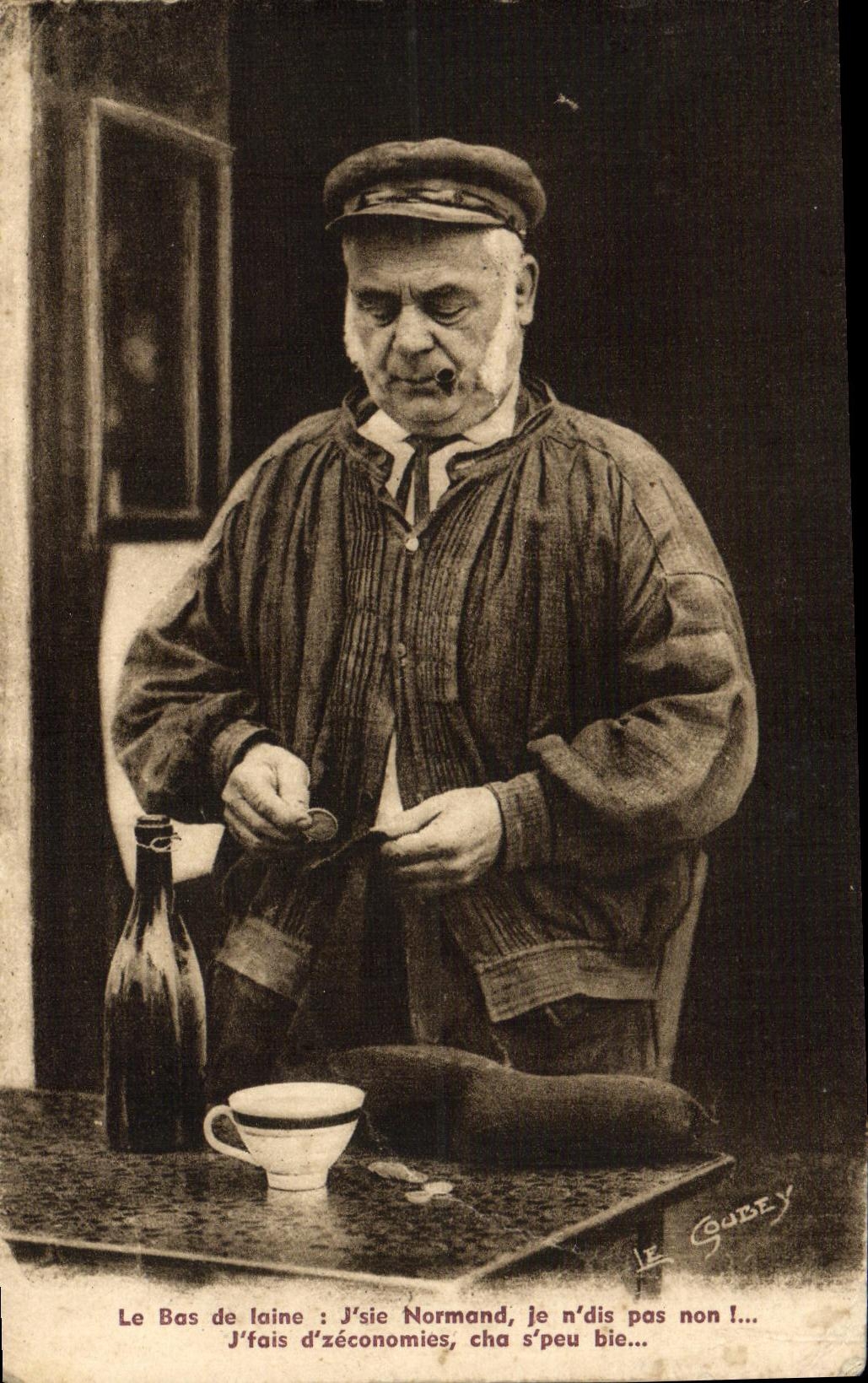 CPA La Bas de laine J sie Normand Folklore Costume