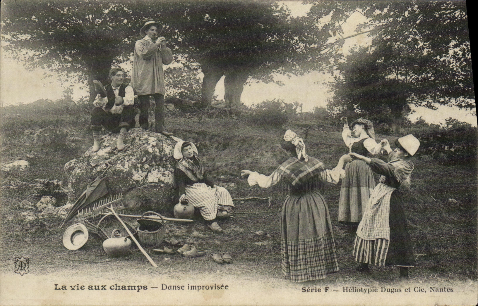 VINTAGE POSTCARD Country life Dances impromptu Folklore TOP