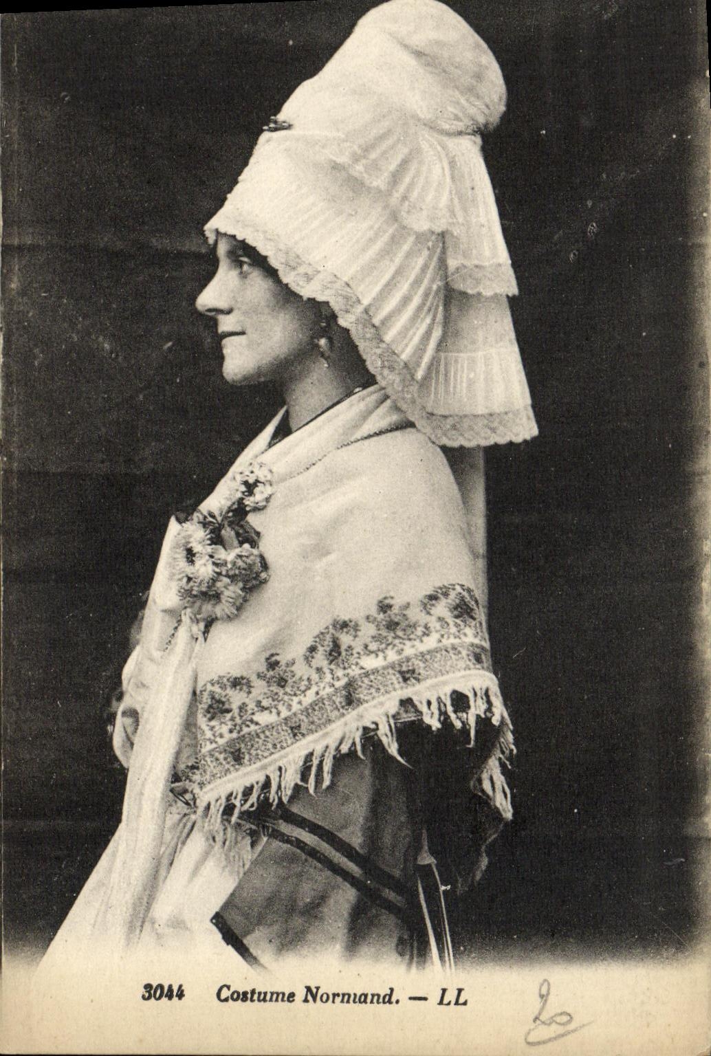 CPA Costume Normand Folklore 