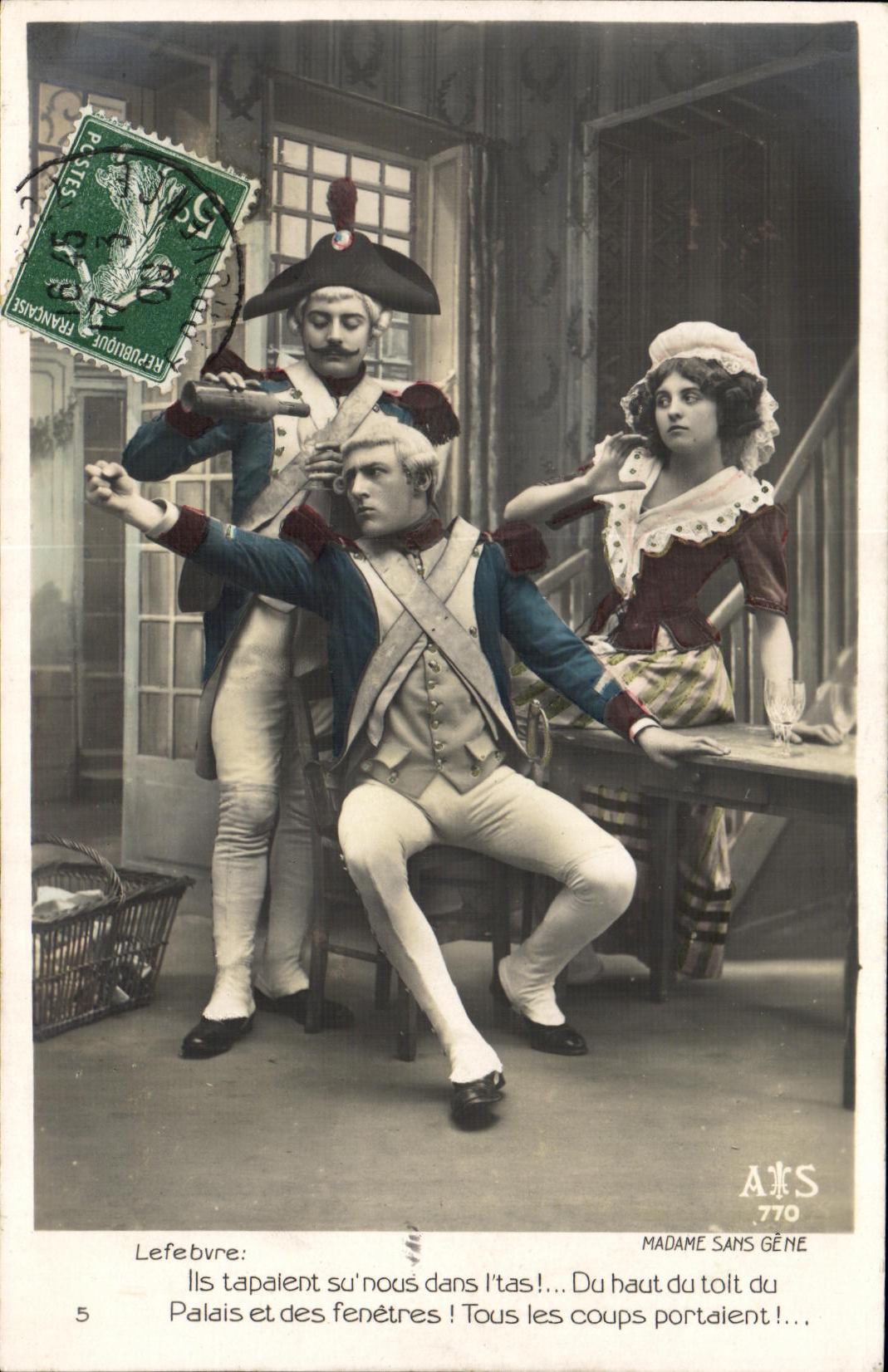 VINTAGE POSTCARD lls tapalent known us in L heap Femme Militaria