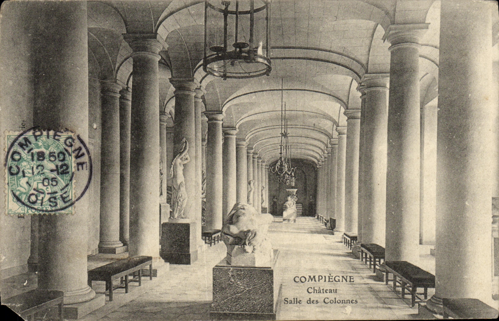 Sitio del castillo de Compiegne de la POSTAL de la VENDIMIA de las columnas