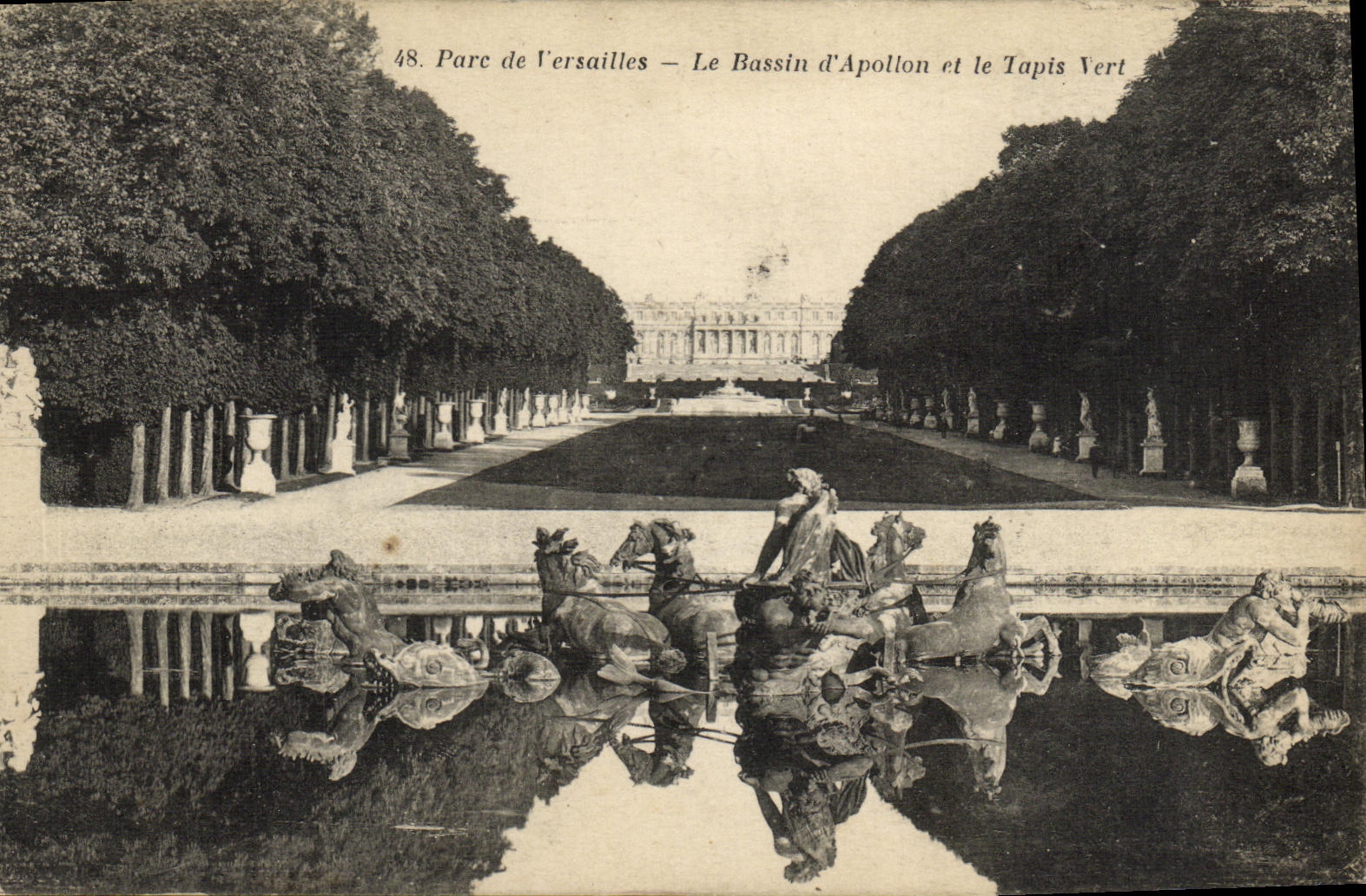 VINTAGE POSTCARD Park of Versailles the Basin D Apollo and the green Carpet