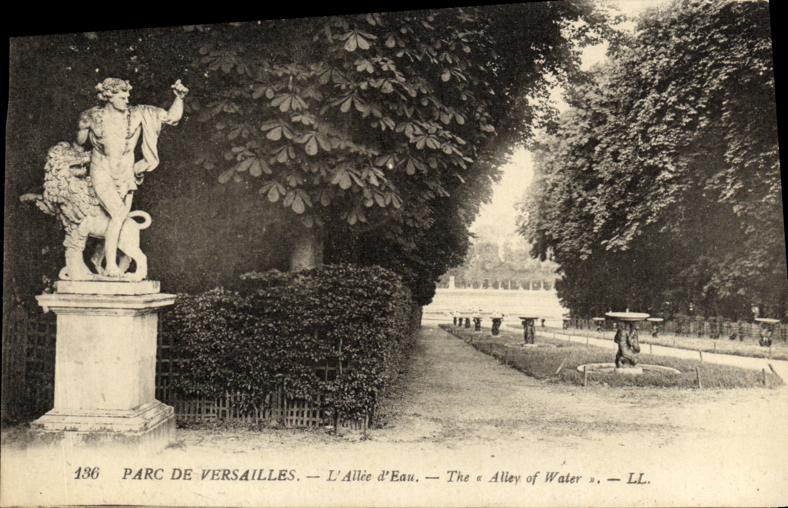 CPA Parc de Versailles L Allee d Eau