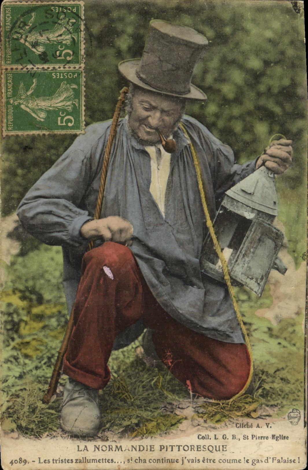 CPA La Normandie Pittoresque Gars de Falaise Folklore 