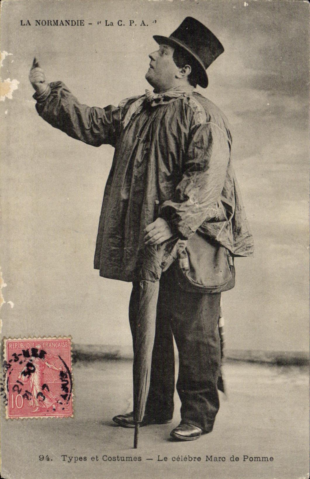 CPA La Normandie Types Of Costumes le celebre Marc de Pomme Folklore