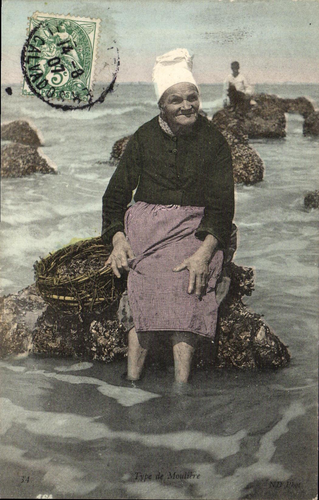 CPA Type de Mouliere Femme Folklore 