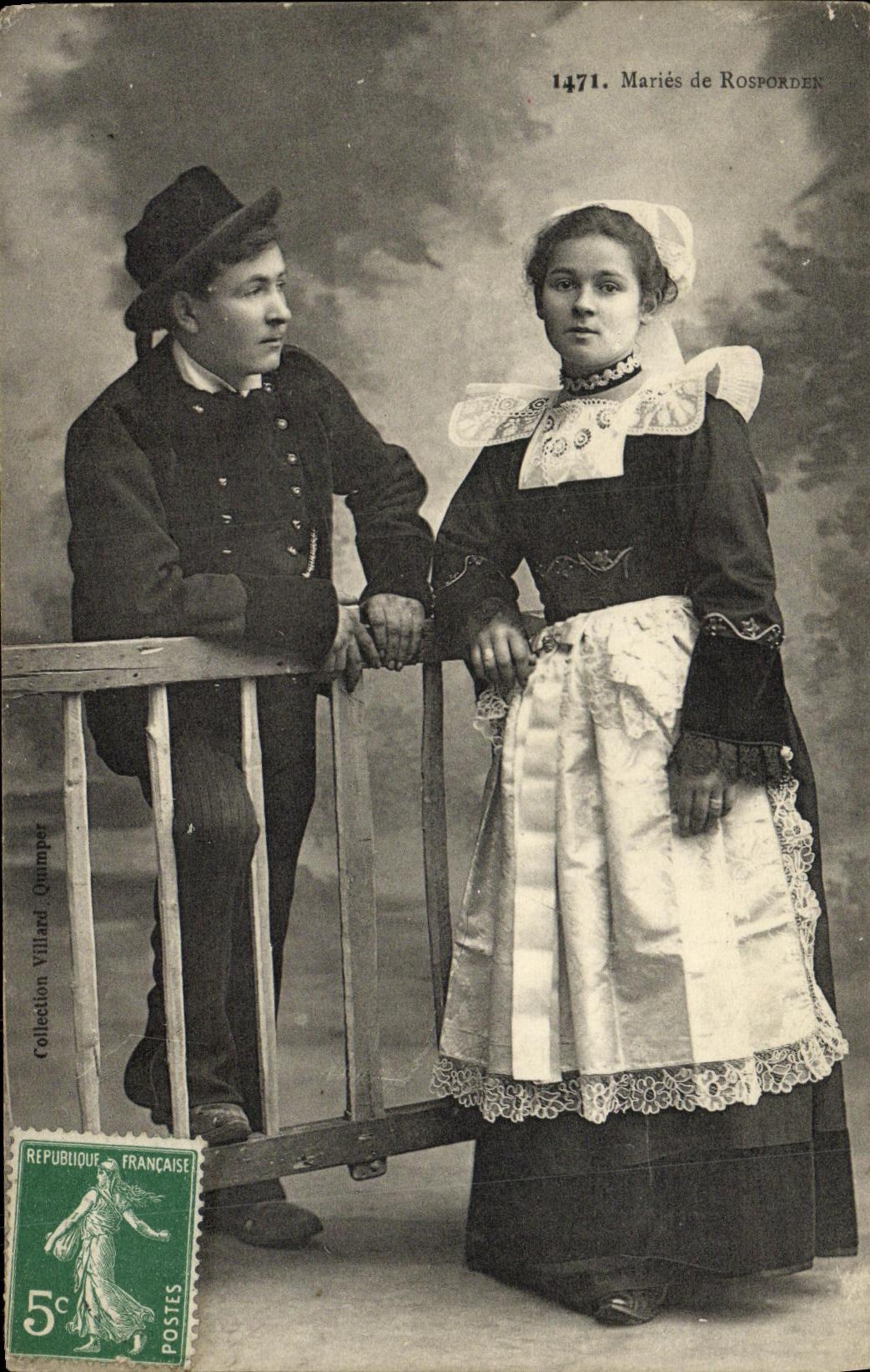 CPA Maries de Rosporden Folklore 