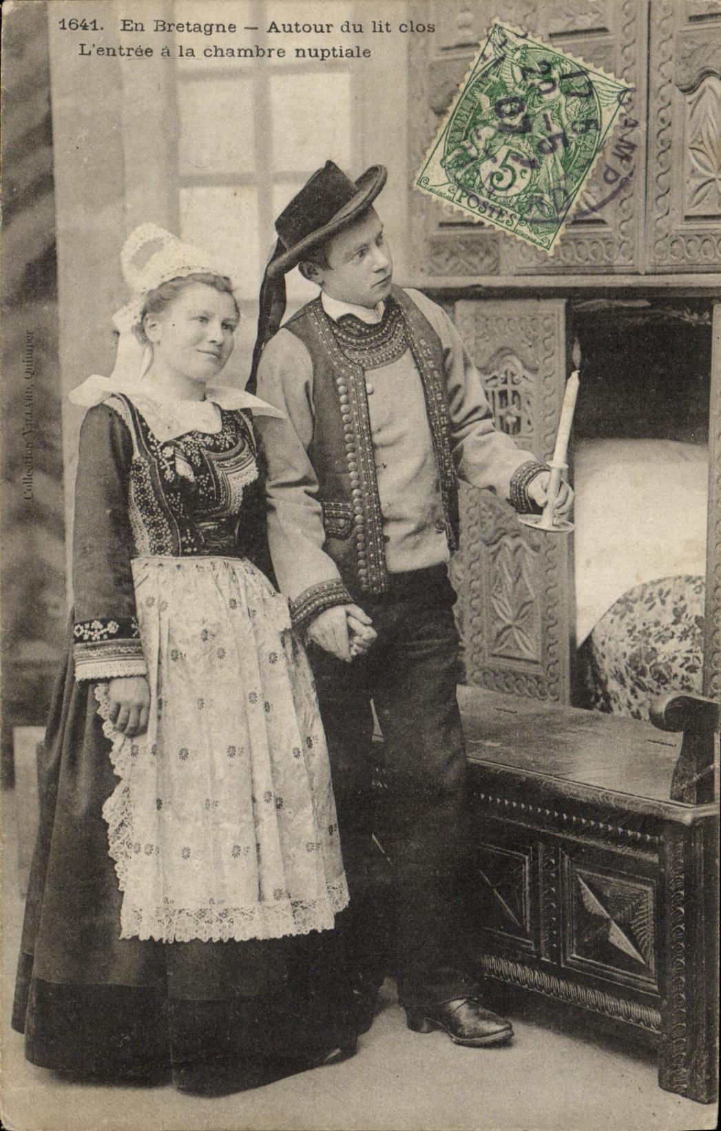 VINTAGE POSTCARD In Brittany around the closed bed L entered with the bridal room Folklore