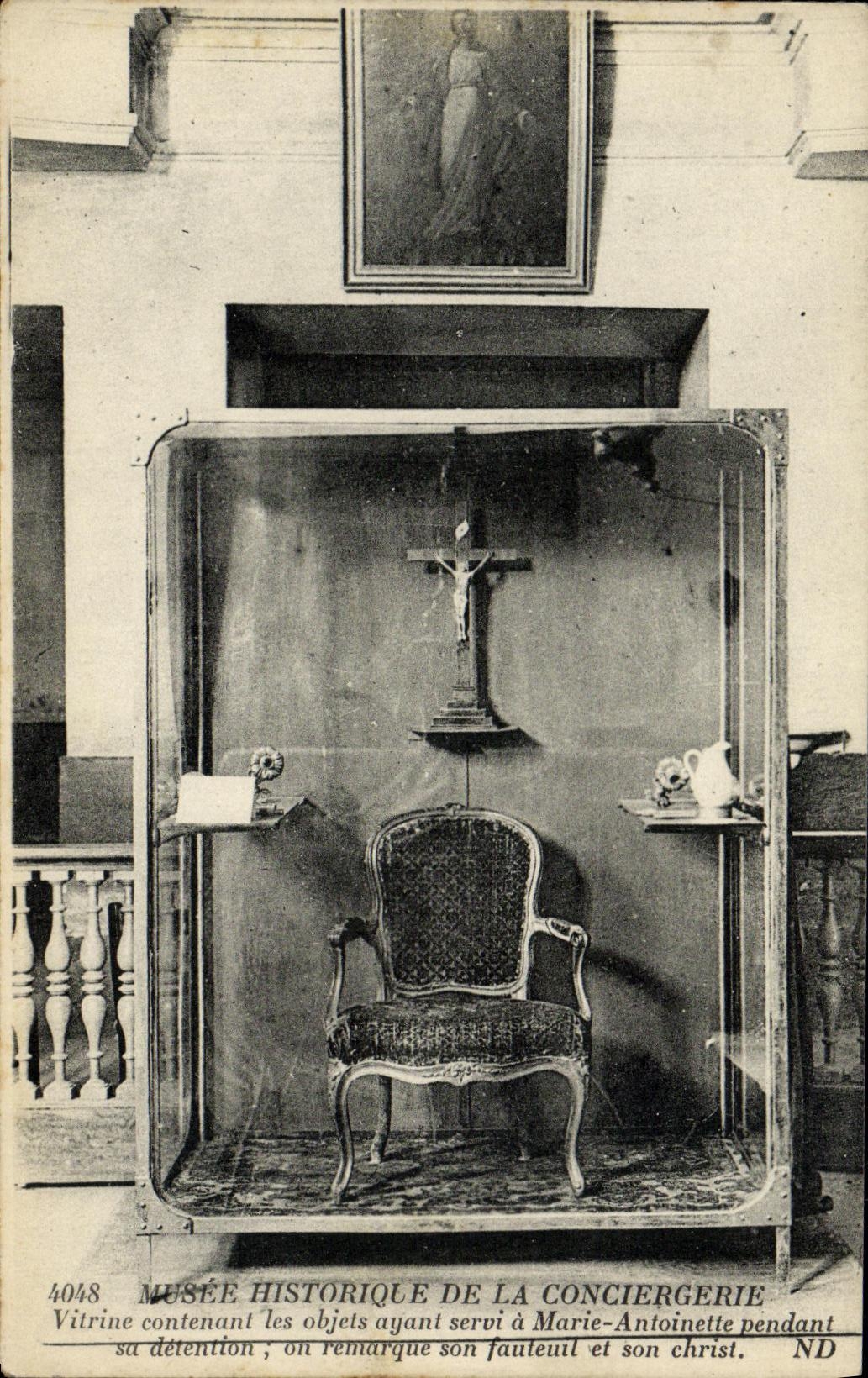 CPA Musee Historique de la Conciergerie Objets de Marie Antoinette