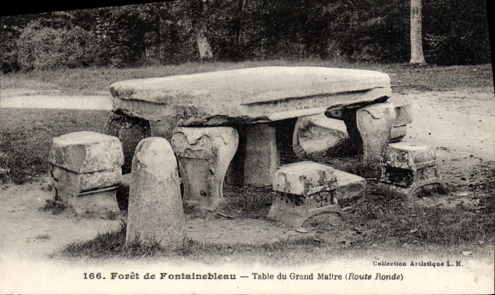 CPA Foert de Fontainbleau Table du Grand Maltre Route ronde