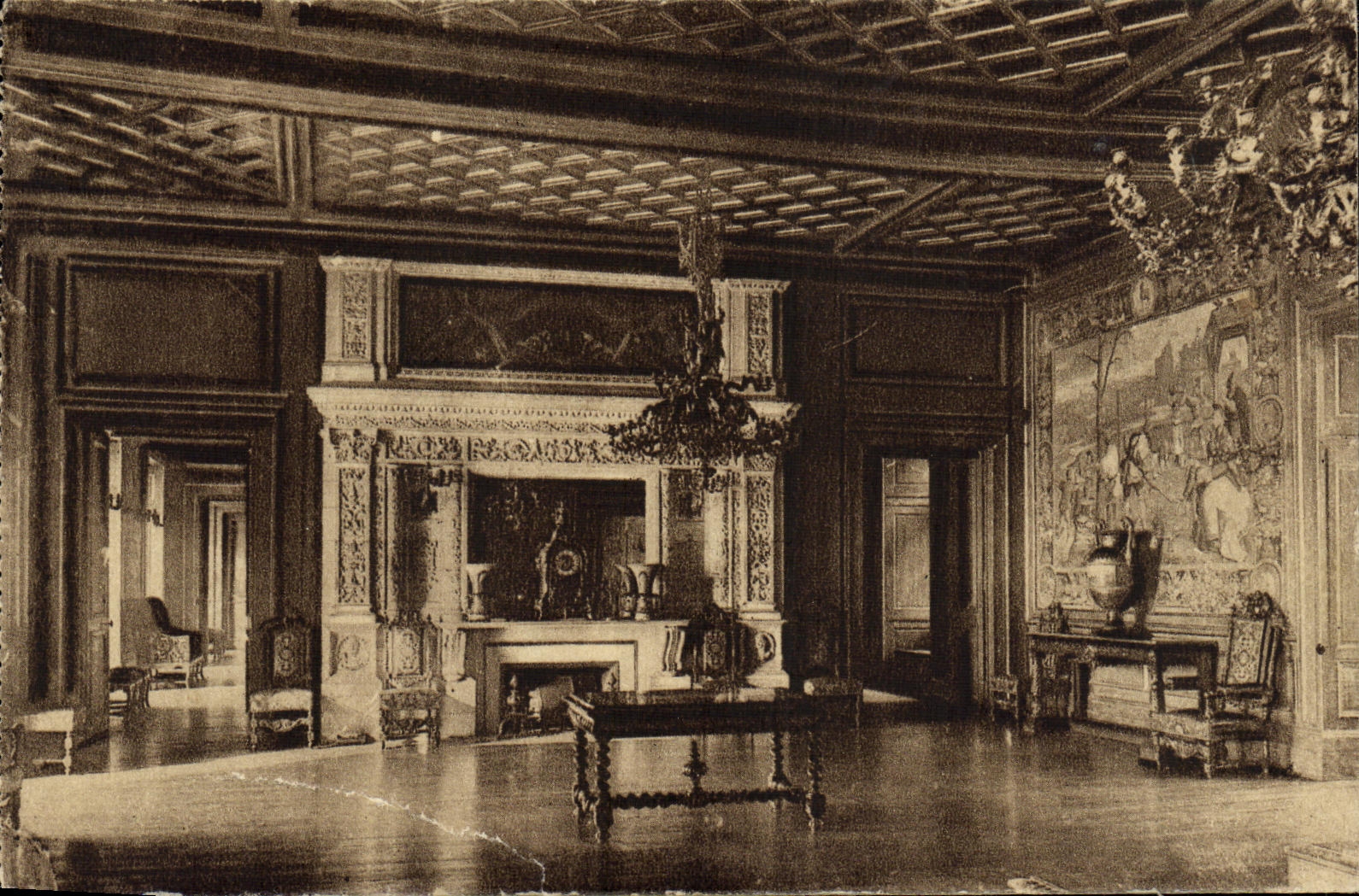 VINTAGE POSTCARD Pau the Large Living room of the Castle Henri lV