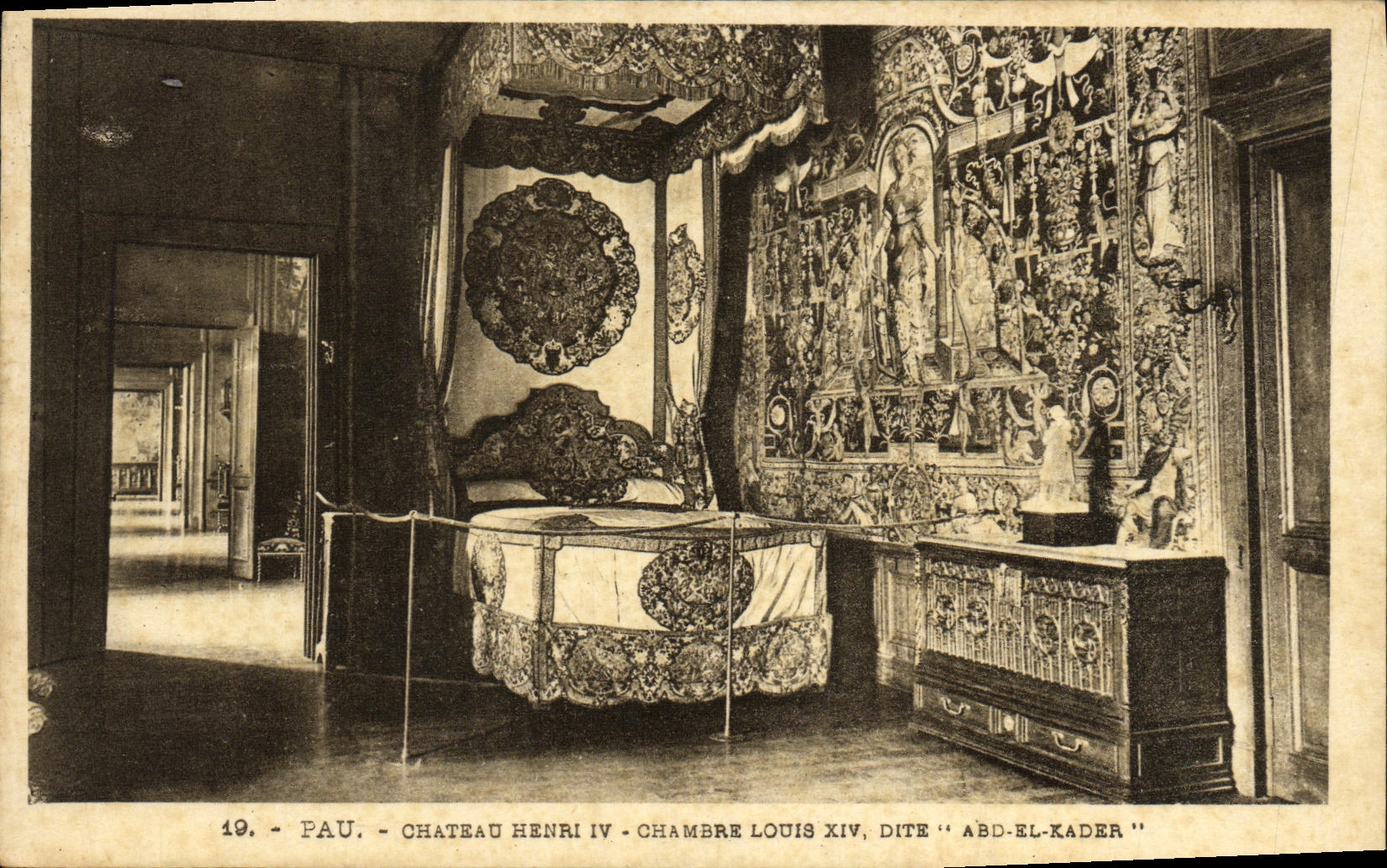 CPA Pau chateau Henrri lV Chambre Louis XlV Dite abd el Kader