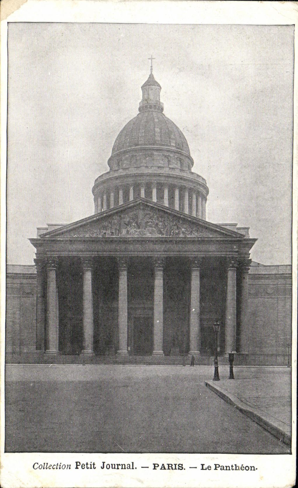 VINTAGE POSTCARD Paris the Pantheon the street Soufflot