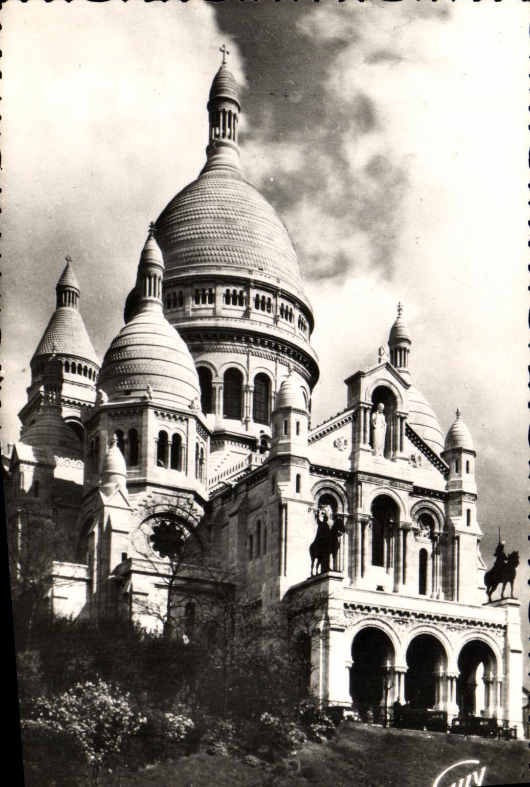 MODERN CARD Paris and its Mervilles Basilica of the Sacring Heart of Montmartre