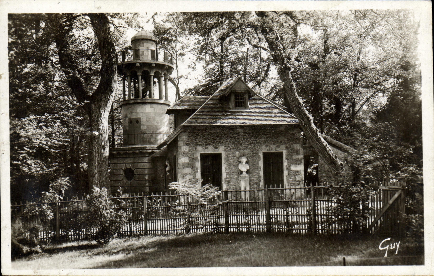 CPA Versailles Hameau de Marie Antoinette La laiterie et la tour de Marlborough
