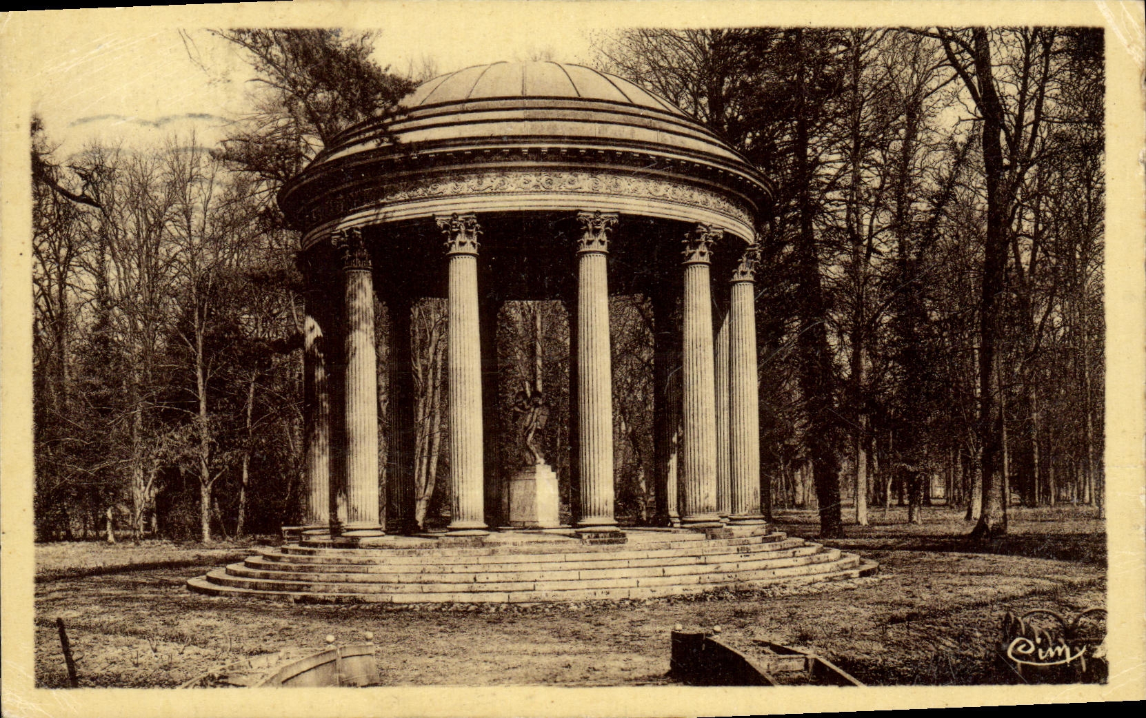 CPA Versailles Jardins du Petit Trianon Le temple de l Amour