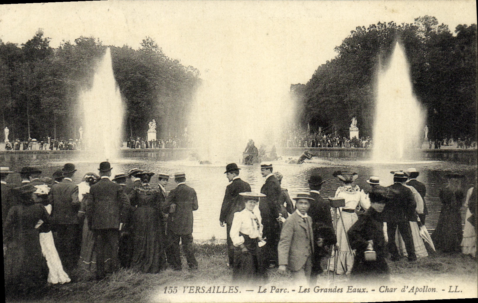 VINTAGE POSTCARD Versailles the Park Large Water Tank D Apollo