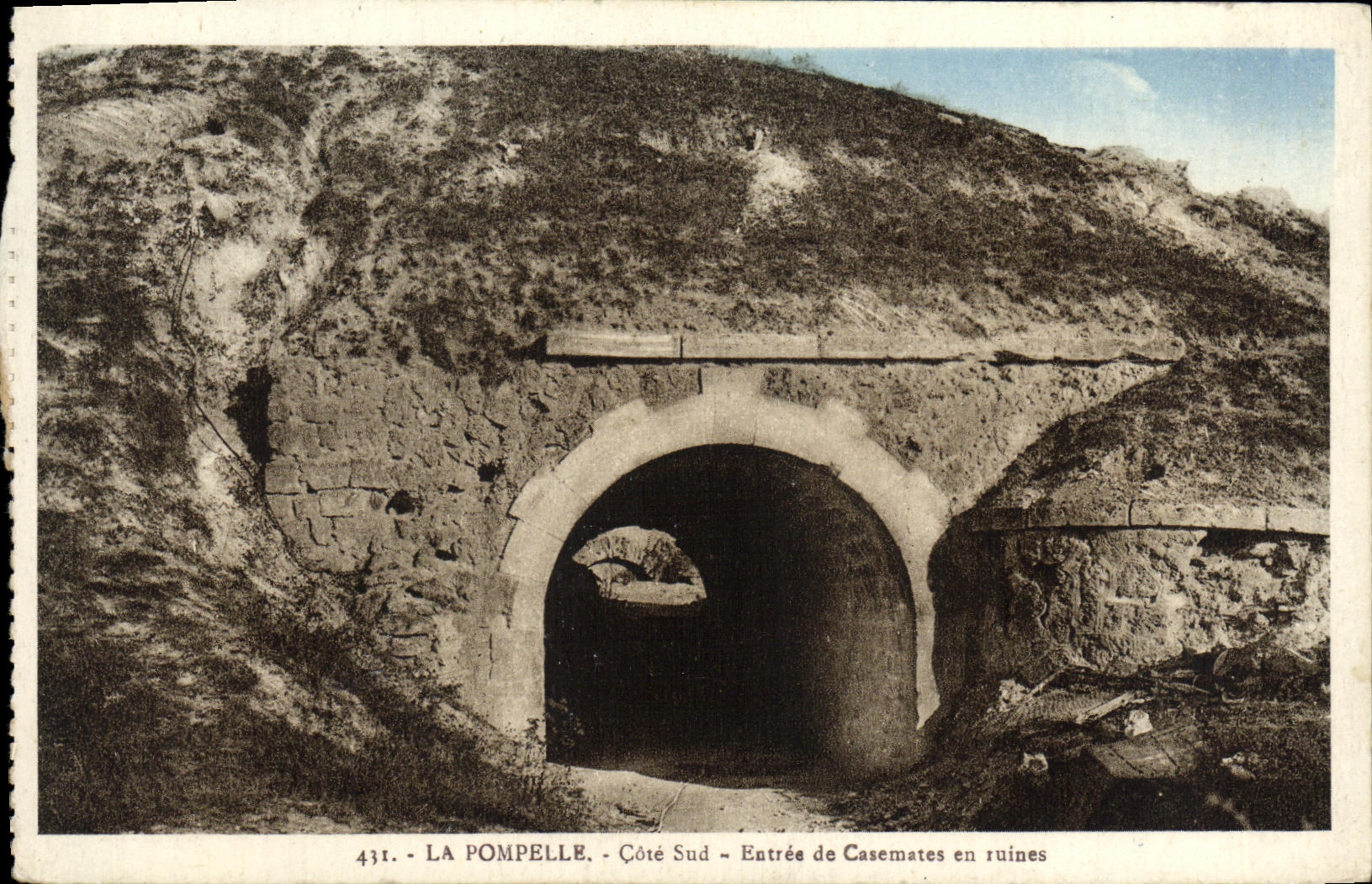 CPA La Pompelle Cote Sud Entree de Casemates en ruines