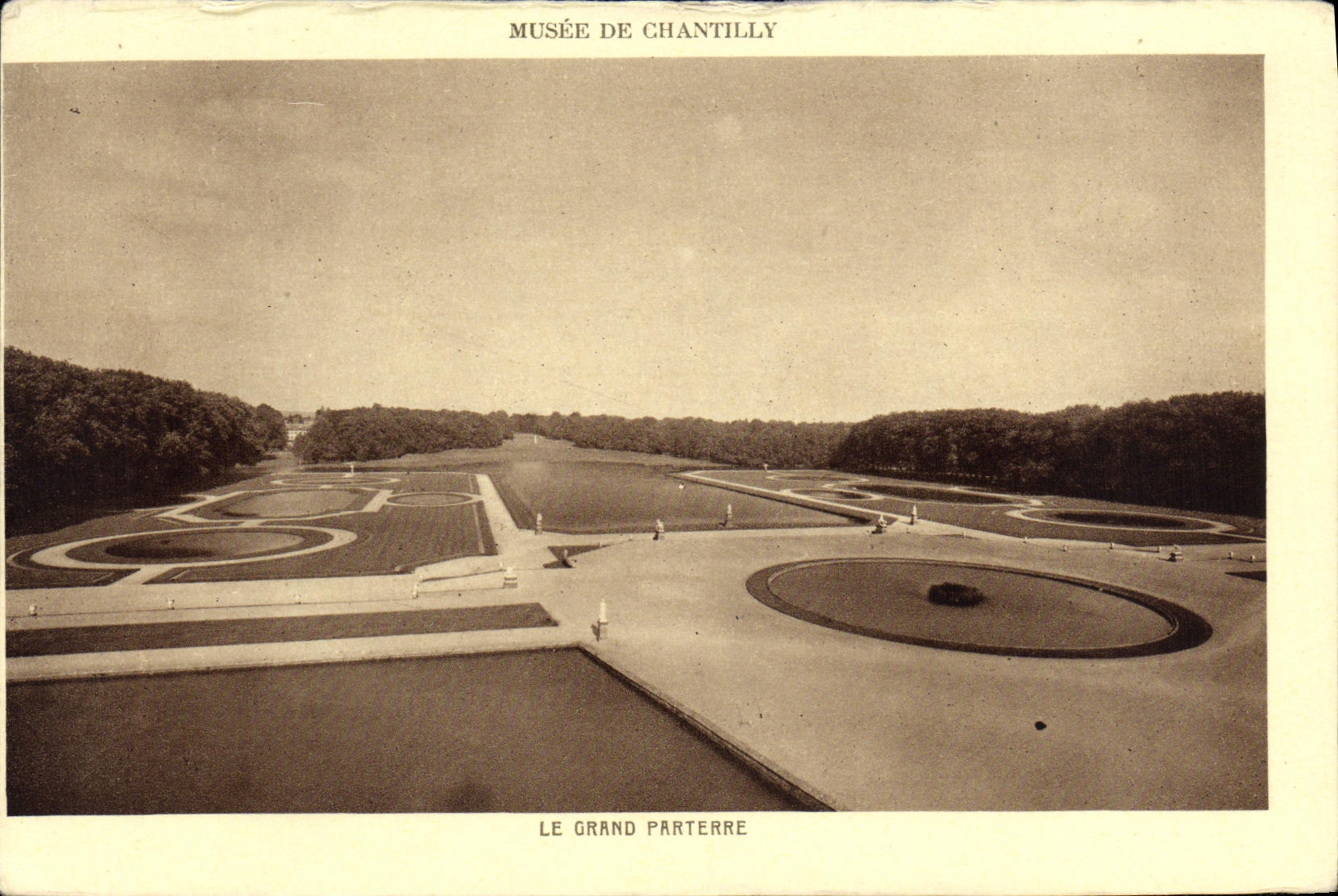 CPA Chantilly Musee Le grand parterre