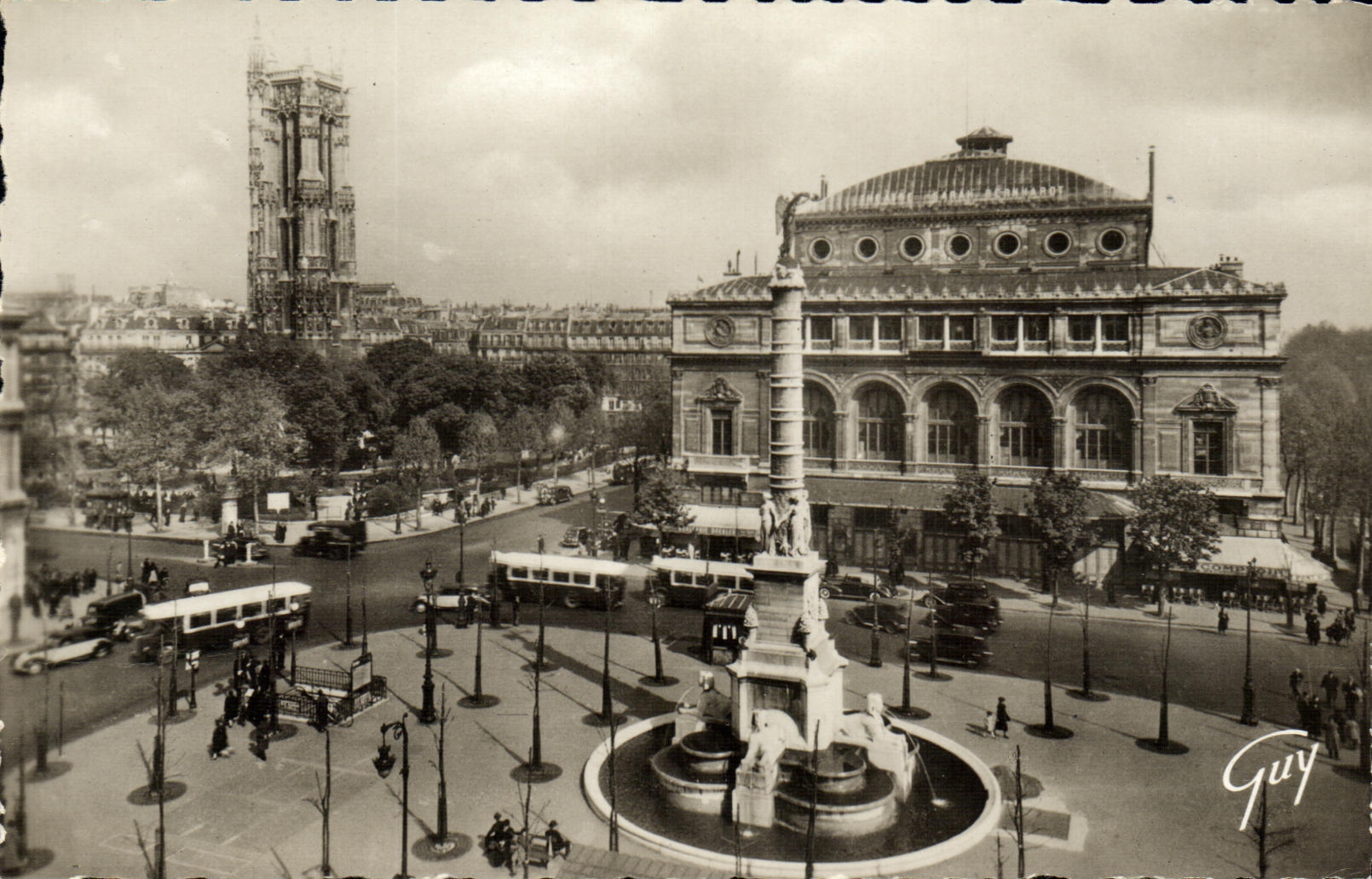 CPM Paris Place Du Chatelet et Tour Saint Jacques