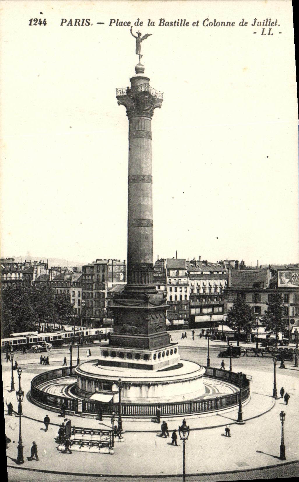 CPA Paris Place de la Bastille et Colonne de Juiliet
