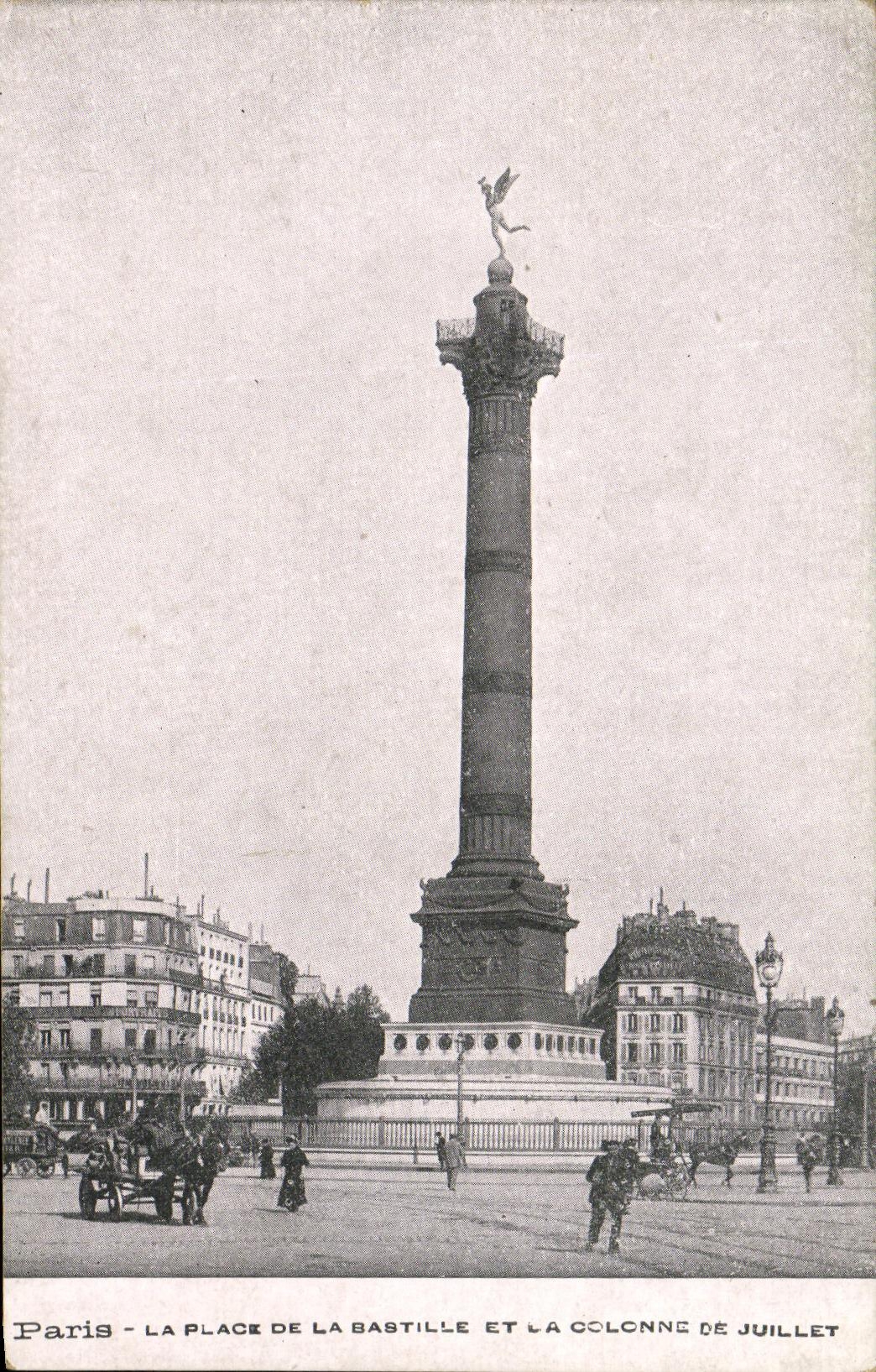 CPA Paris La Place De La Bastille Et La Colonne De Juillet