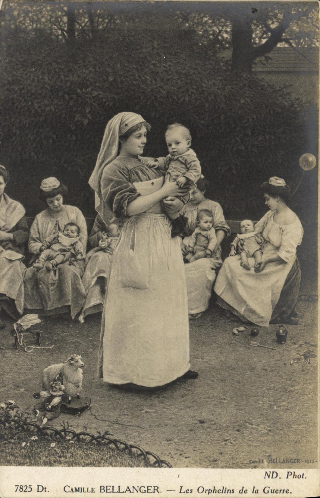 VINTAGE POSTCARD Camille Bellanger Orphans of the War Militaria Children