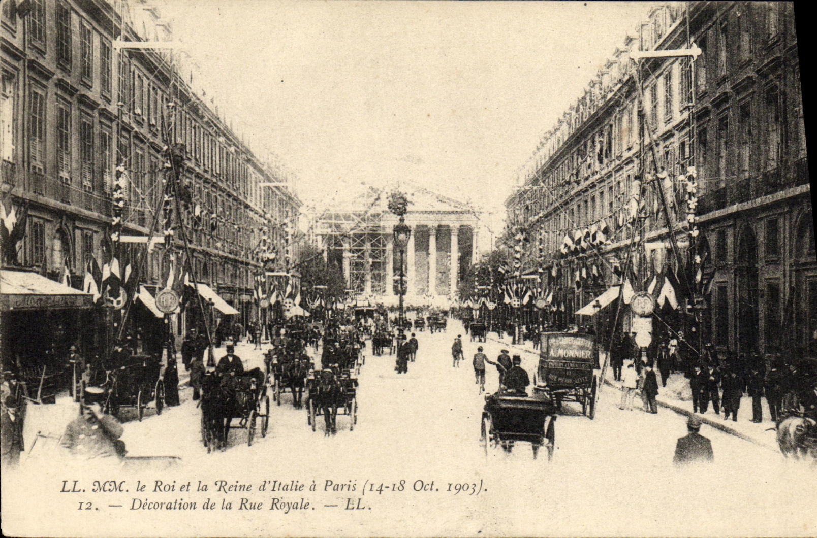 CPA Paris Le Roi et la Reine D Italie Decoration de la rue Royale