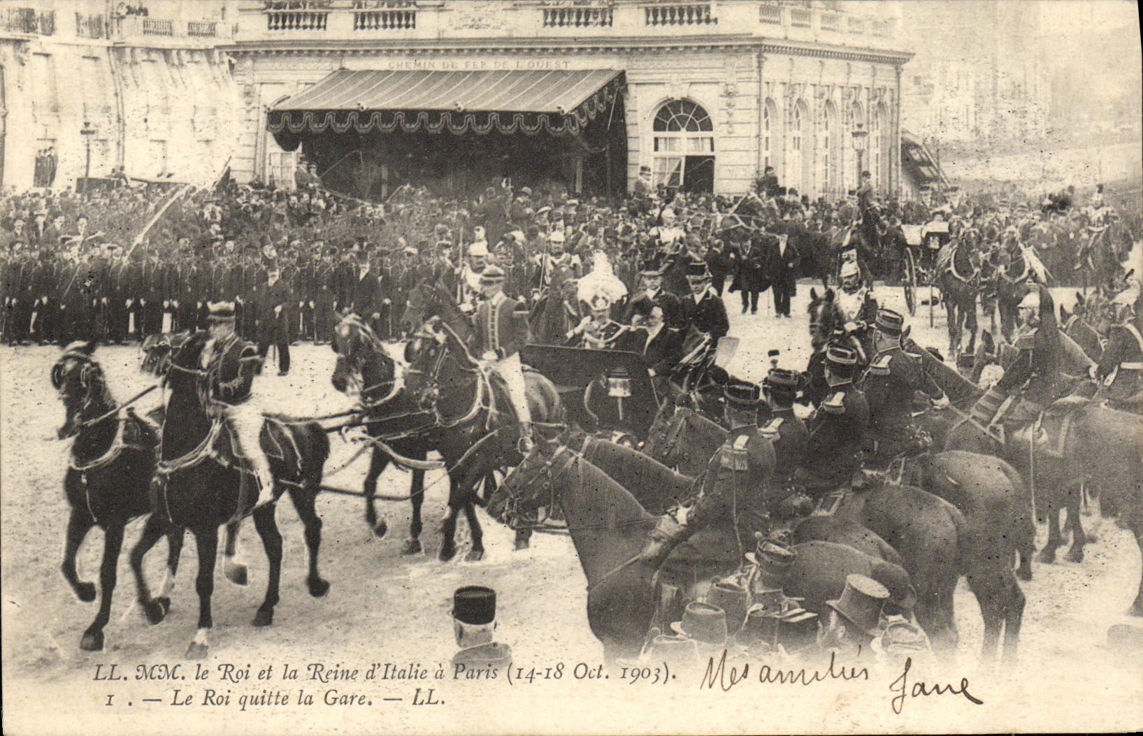 CPA Paris Le Roi et la Reine D Italie Le roi quitte la gare