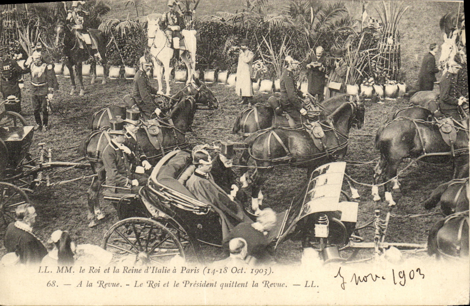 CPA Le Roi et la Reine d Ilalie a Paris 1903 A la revue Le roi et le president quittent la revue 