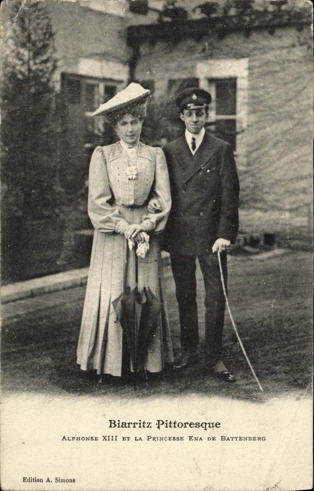 VINTAGE POSTCARD Picturesque Biarritz Alphonse XIII and the princess Ena de Battenberg