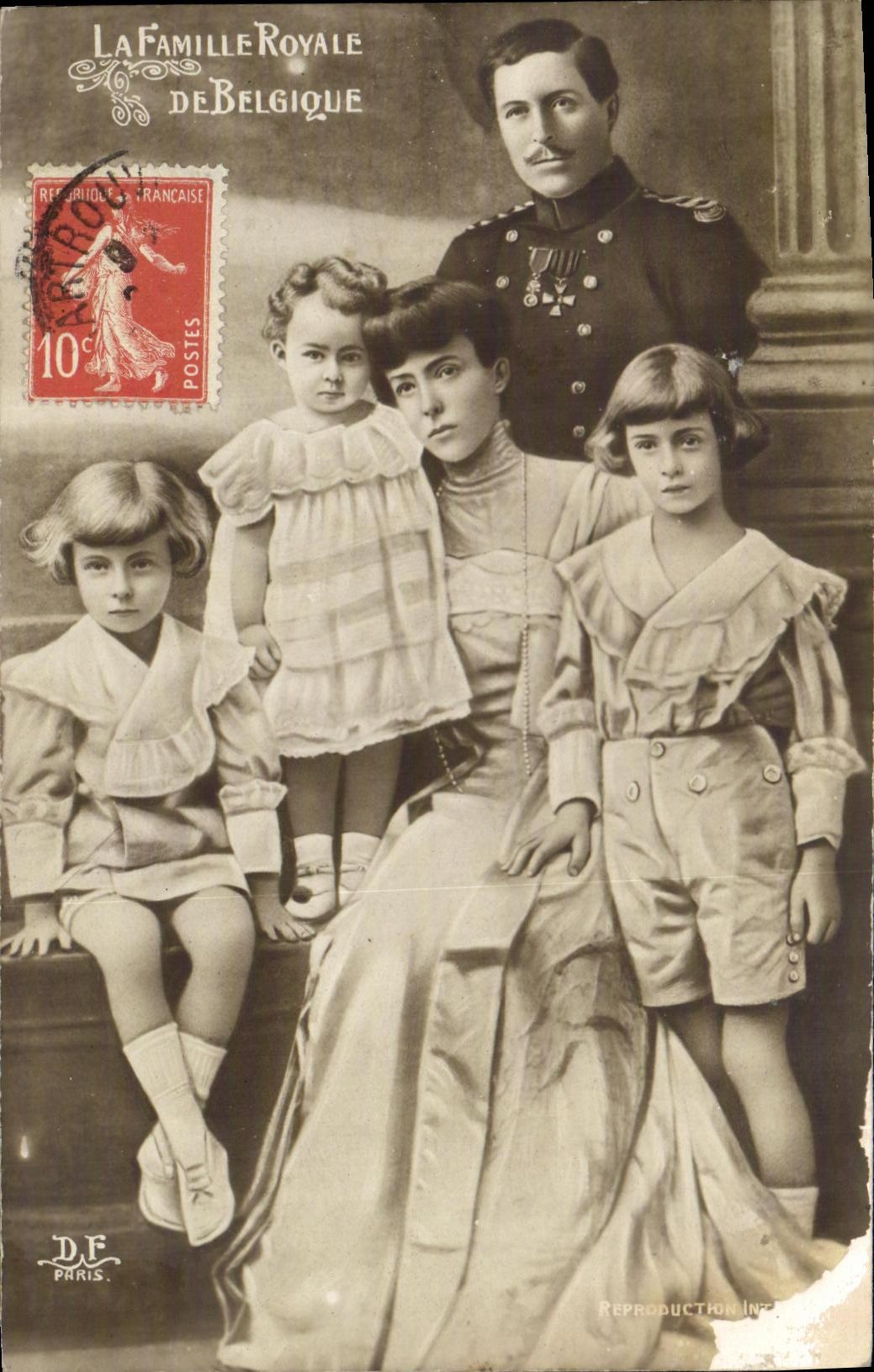 CPA Sainte famille royale De Belgique