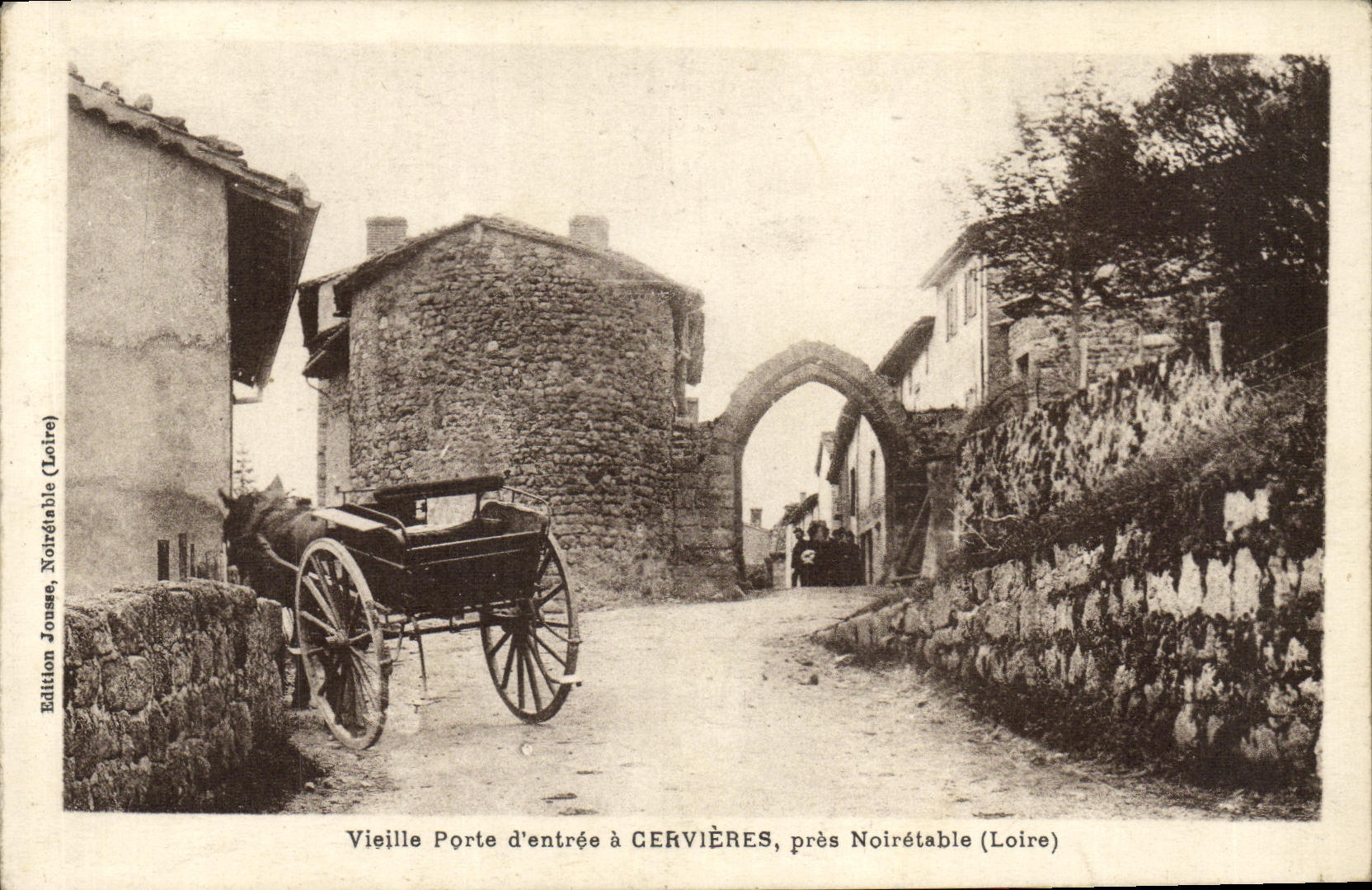 VINTAGE POSTCARD Vieille door D entered has GErvieres close Noiretable