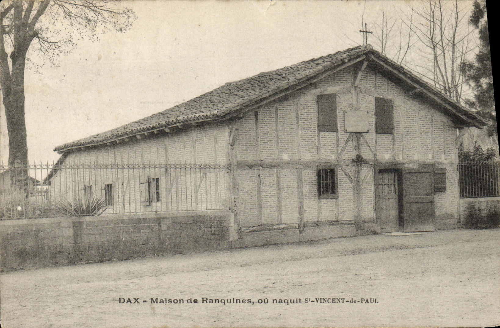 La casa de Dax de la POSTAL de la VENDIMIA de Ranquines o era Saint Vincent nato de Paul