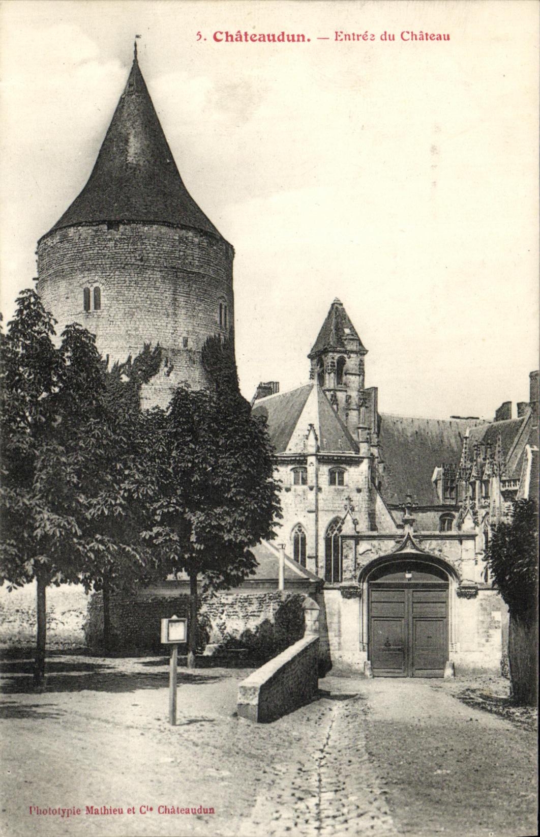 CPA Chateaudun Entree du chateau 