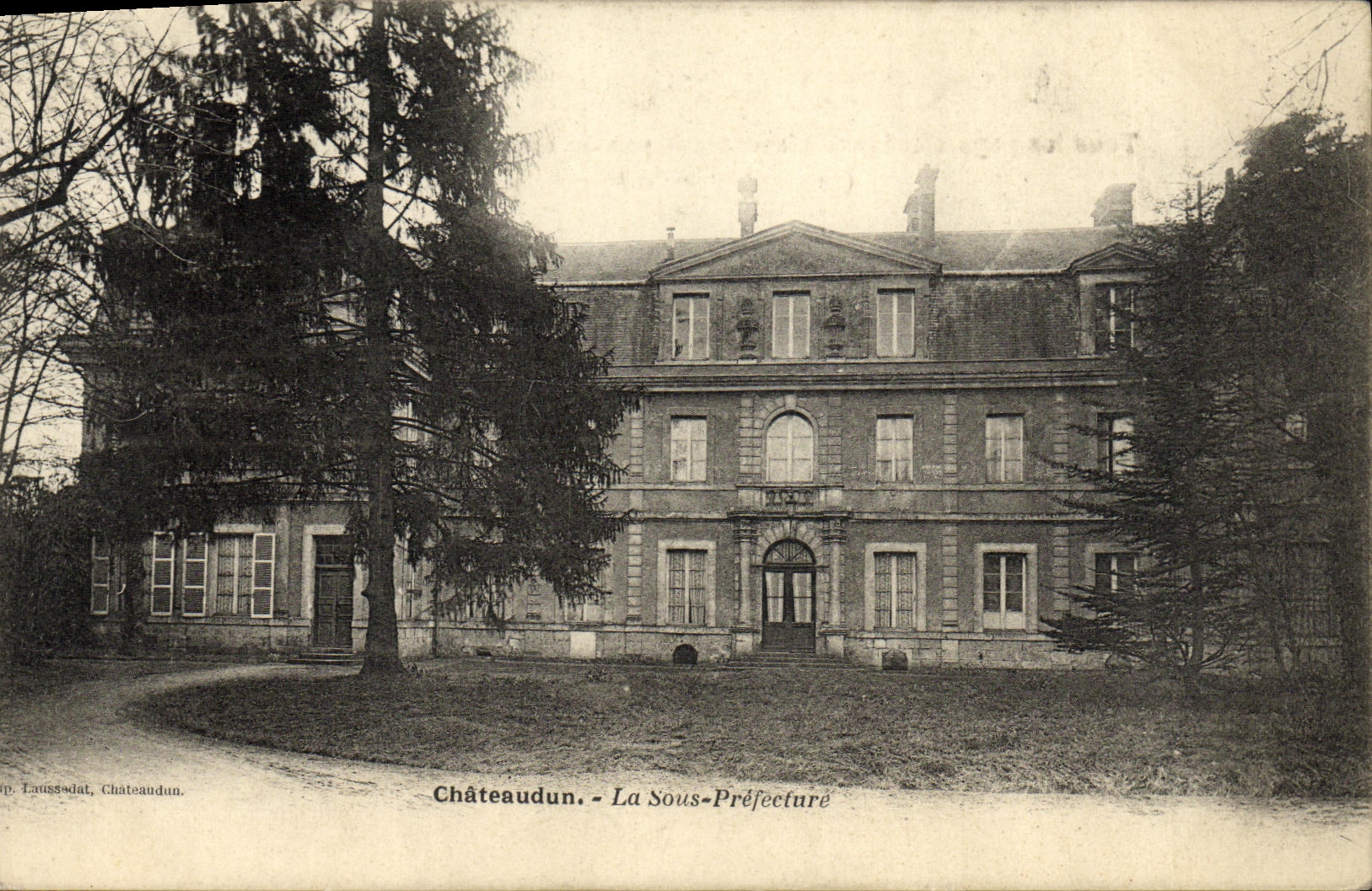 CPA Chateaudun La Sous prefecture 