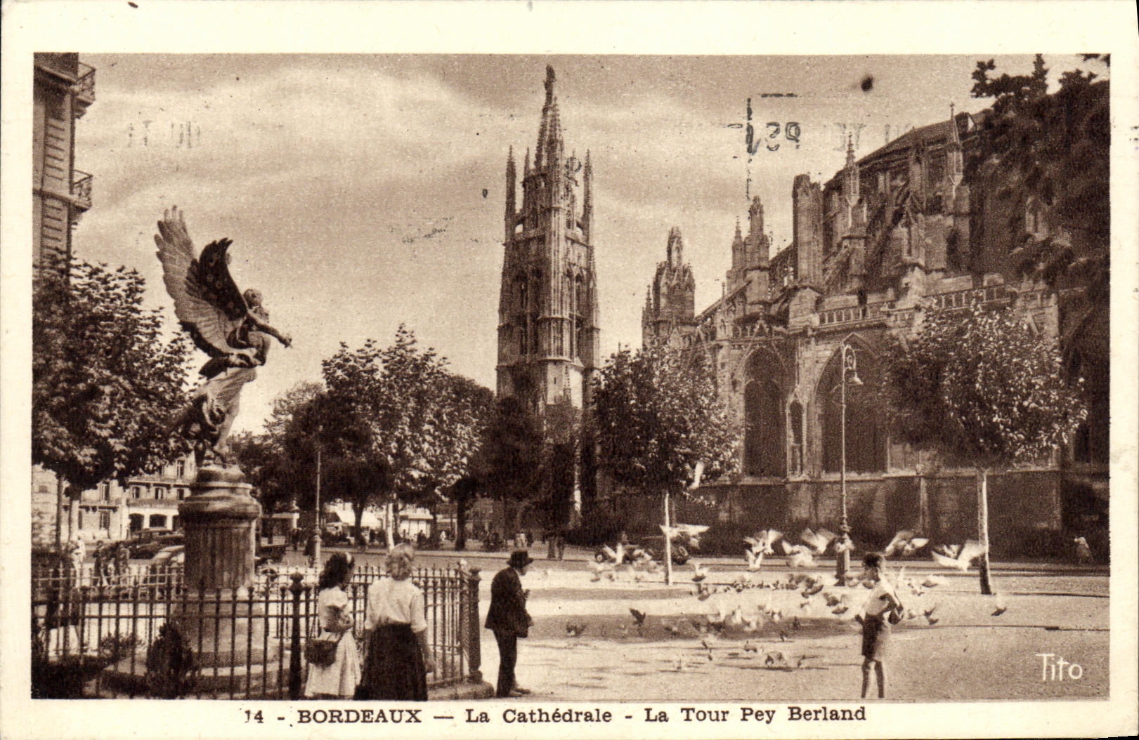 VINTAGE POSTCARD Bordeaux the cathedral the Tower Pey Berland