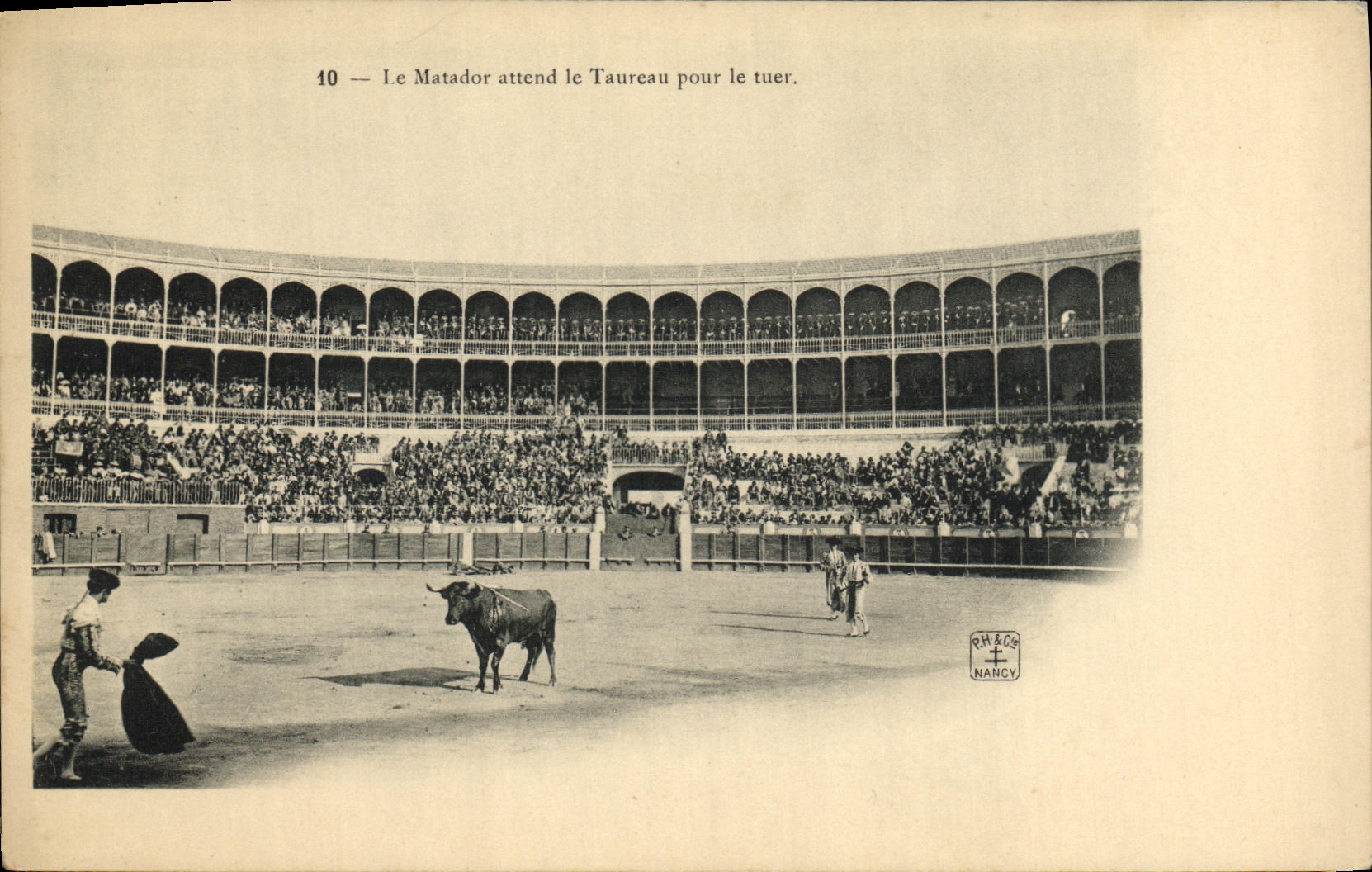 La POSTAL Corrida Toro Bull de la VENDIMIA el matador aguarda el toro para matarlo