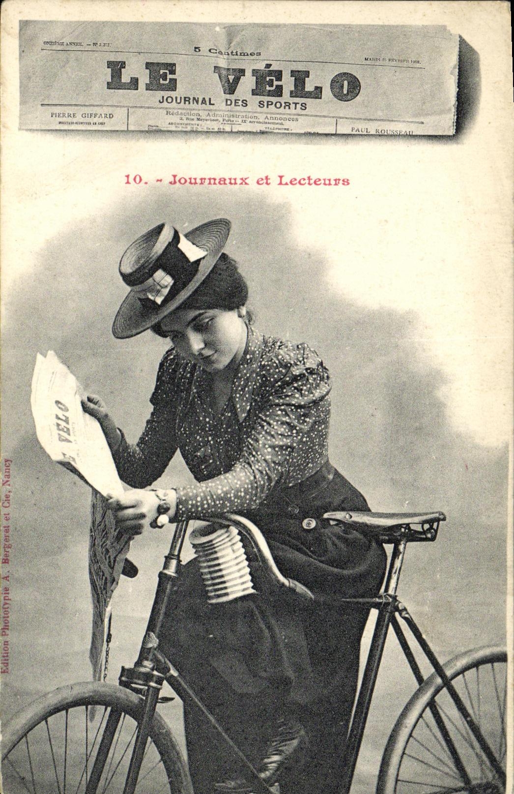 VINTAGE POSTCARD Fantaisie Woman Newspaper the Bicycle Cycles