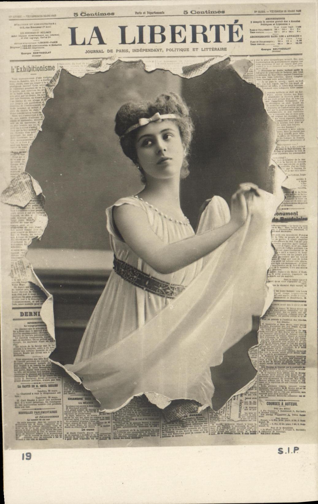 CPA Fantaisie Femme La liberte Journal